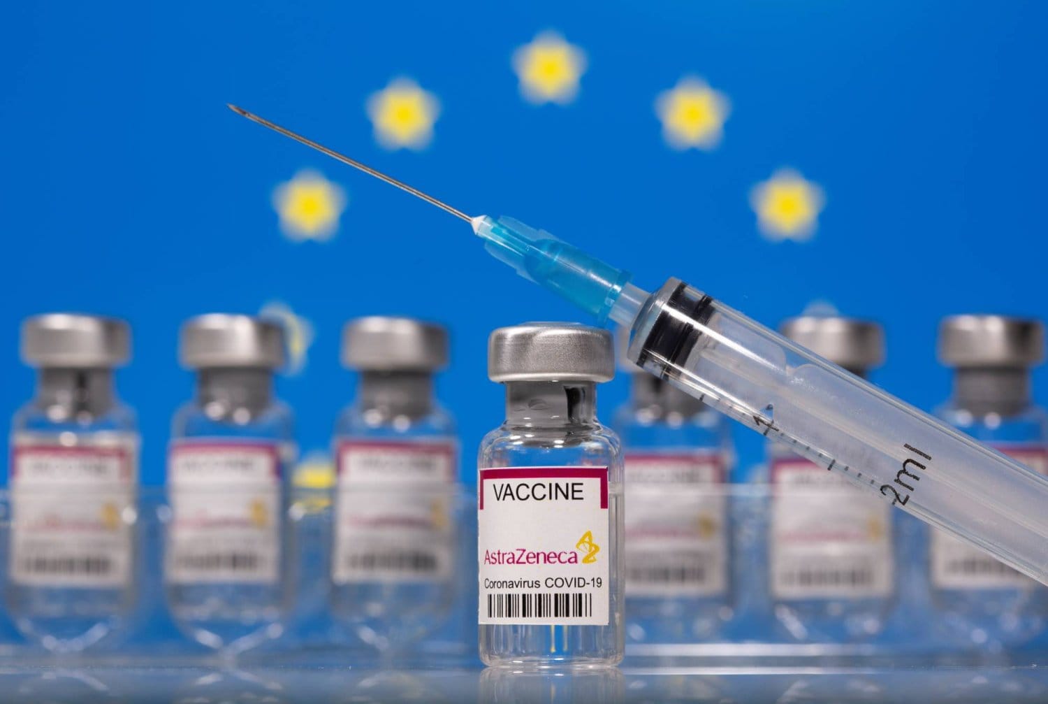 آثار جانبية مميتة للقاح "أسترازينيكا".. فما هي أعراض الإصابة؟